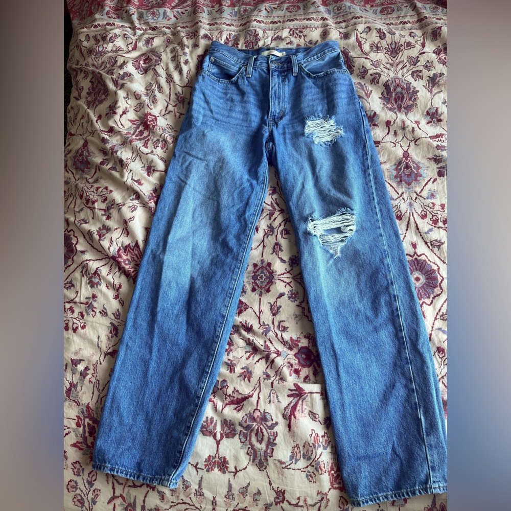 Wide legged 94 ‘’ baggy Levis